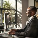 Entretien d’Embauche Virtuel : Les clés pour impressionner derrière votre écran et décrocher le job